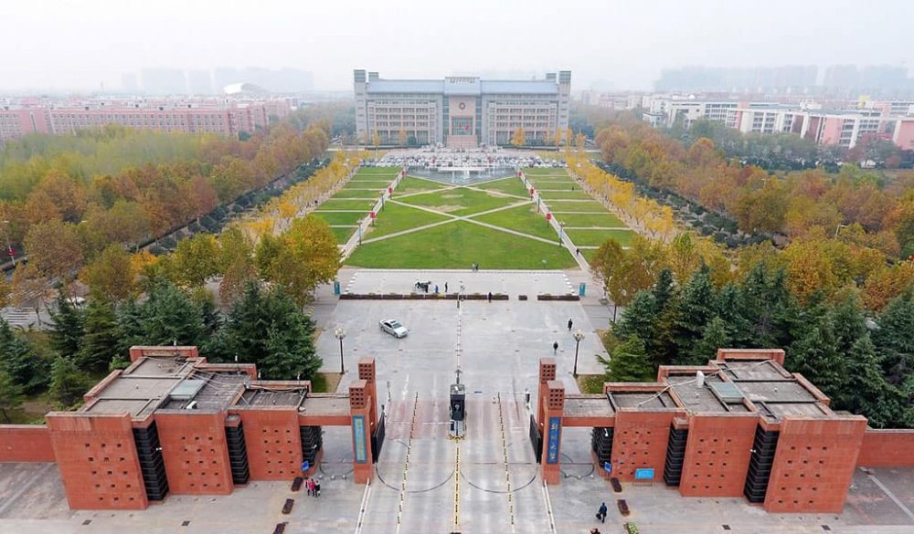 دانشگاه ژنگژو (Zhengzhou) 